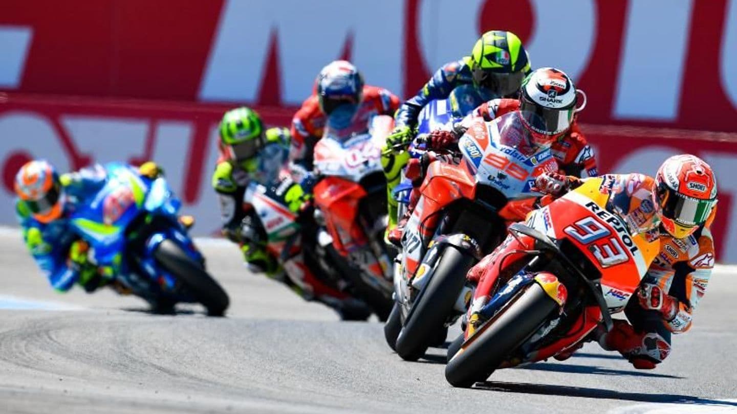 Motorrijders in actie op het TT Circuit van Assen, de Cathedral of Speed